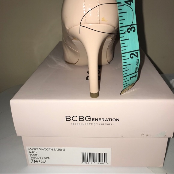BCBGeneration Marci Pumps Shell - Picture 2 of 2